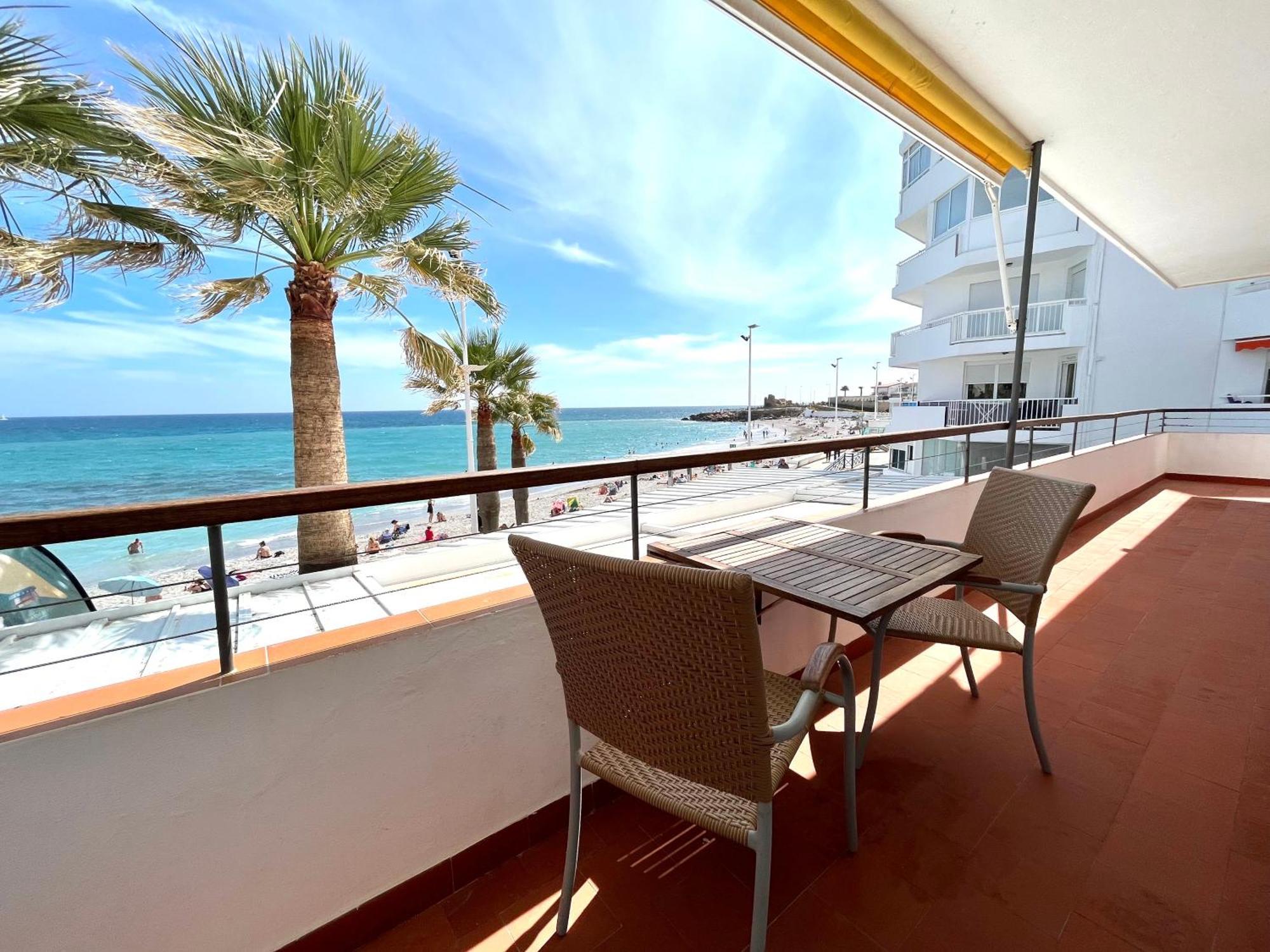 Apartamentos Playa Torrecilla Nerja Exterior foto